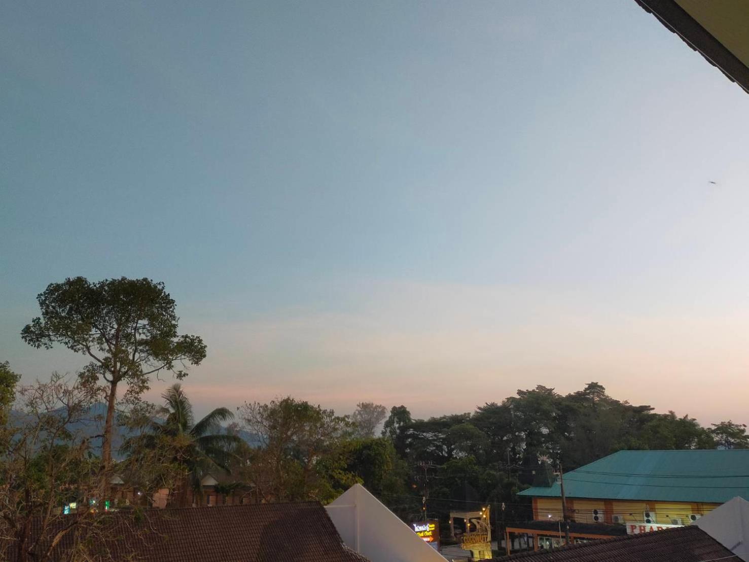 Eastique Hotel Koh Chang Trat Exterior photo