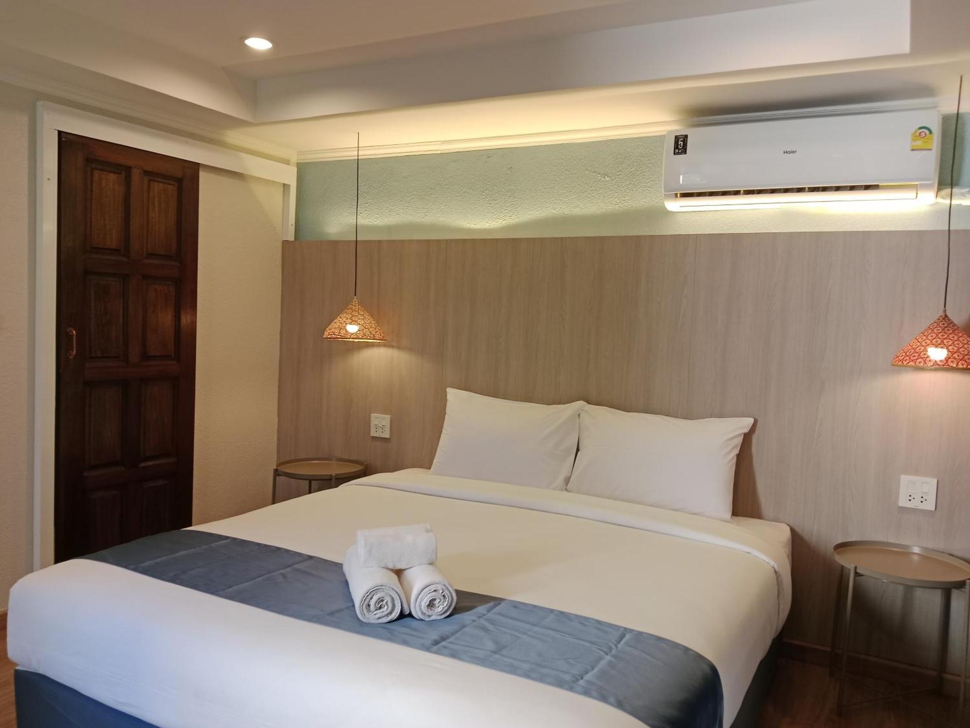 Eastique Hotel Koh Chang Trat Exterior photo